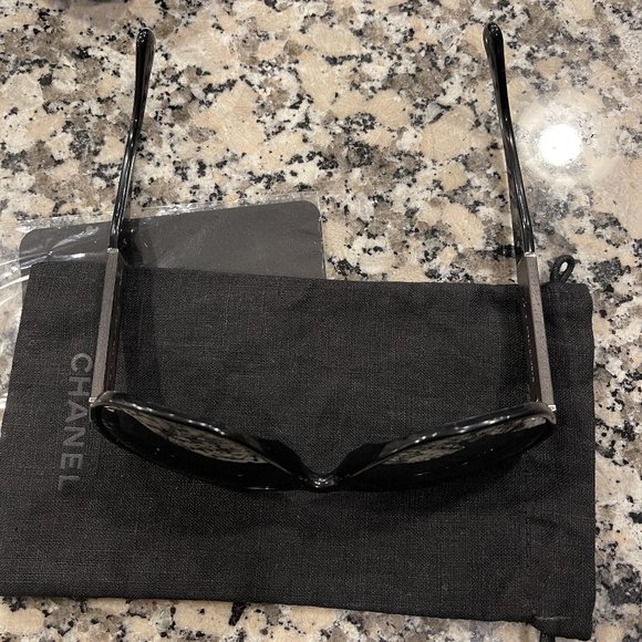 CHANEL Mother of Pearl Black Polarized Sunglasses - Picture 11 of 13